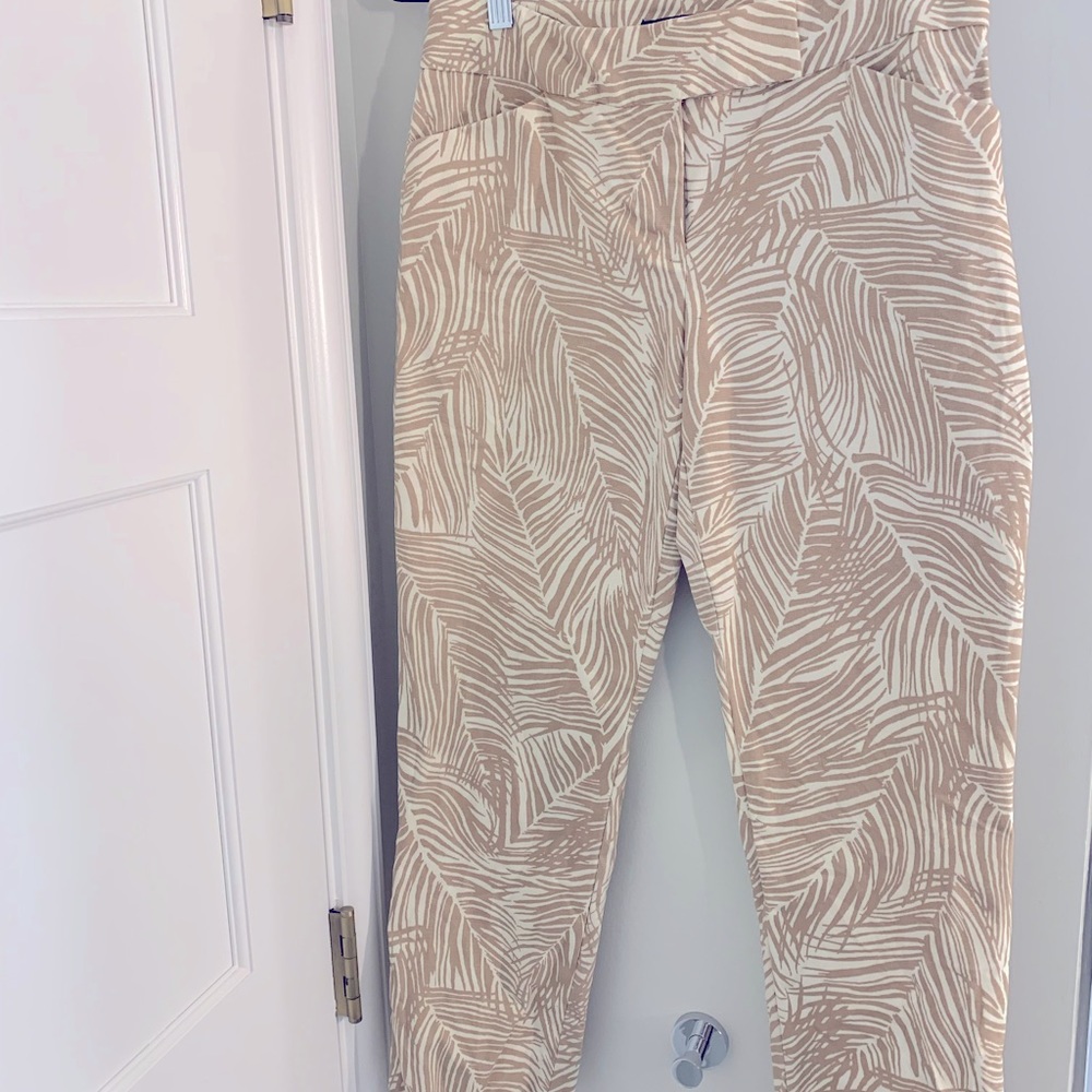 Talbots modern fit Capri pant palm print Sz 4
